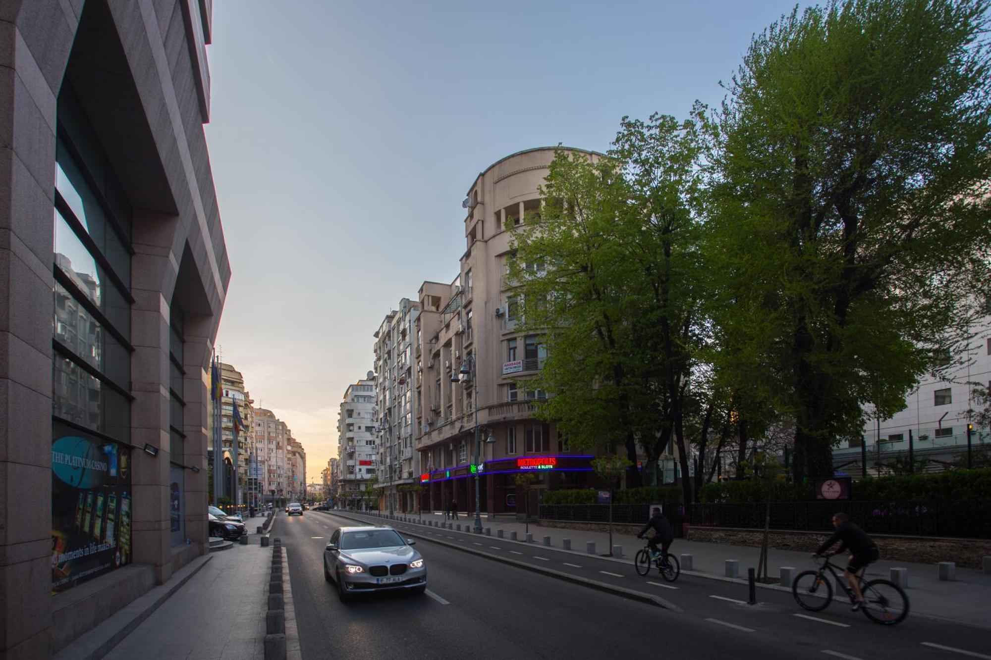 Royal Atheneum 2 By Citylife Suites Бухарест Экстерьер фото